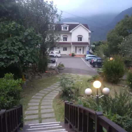 內灣星光流域民宿 Hengshan Buitenkant foto